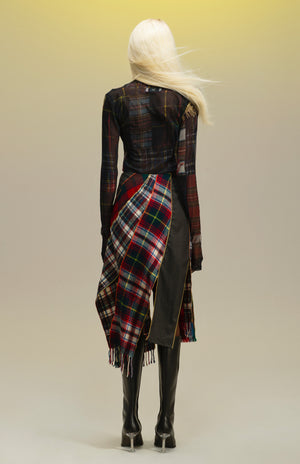 1-OFF-PARIS-SKIRT-PANELLED-WOOLLEN-SCARF-22 (model, back)