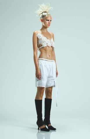 1OFF-Paris-Hue-Pants-Table-Cloth-Shorts-01 (model, front)